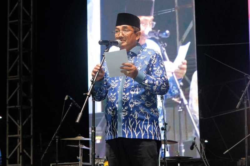 Bupati Tanjab Barat Drs H Anwar Sadat, M. Ag (pro)