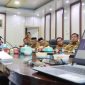 Bupati Anwar Sadat Bersama OPD Terkait Saat Mengikuti Rakor Via Zoom (pro)