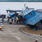Kondisi Kapal Bermuatan Sembako, Pinang dan Bibit Kelapa Sawit Yang Karam Ditimpa Beton Pelabuhan (ist)