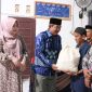 Didamlingi Fadhilah Sadat, Bupati Anwar Sadat berikan bantuan paket sembako (pro)