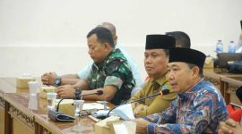Ketua DPRD Tanjab Barat Hamdani didampingi Wakil Bupati Katamso dan Unsur Forkopimda saat Pimpin RDPU (pro)