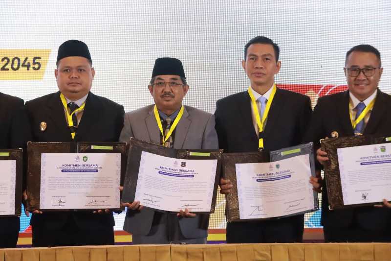 Bupati Anwar Sadat Teken Komitmen Bersama Pembangunan Meritokrasi Instansi Daerah (pro)
