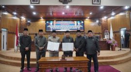 Ketua DPRD Hamndani Bersama Wakil Ketua dan Sekretaris Beserta Bupati, Wakil Bupati (hms)