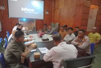 Panitia Pelaksana Saat Rapat Persiapan Kejurprov Bulu Tangkis Bersama Pejabat Terkait Yang Turut Dihadiri Apafat Kepolisian (Panpel)