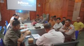 Panitia Pelaksana Saat Rapat Persiapan Kejurprov Bulu Tangkis Bersama Pejabat Terkait Yang Turut Dihadiri Apafat Kepolisian (Panpel)