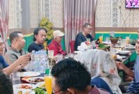 Ketua DPRD Tanjab Barat Hamdani Pererat Silaturrahmi Dengan Wartawan (sj)