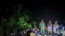 Prajurit TNI Bersama Ormas dan Masyatakat Saat Patroli (pentjb)