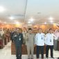 Bupati Anwar Sadat Didampingi Inspektur Encep Jarkasih dan Narasumber Sumardi  Bersama Peserta Bimtek (pro)
