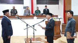 Hamdani Pimpin Pengambilan Sumpah PAW Anggota DPRD Tanjab Barat (hms)