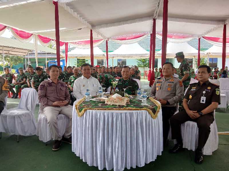 Dandim 0419/Tanjab Letkol Arm Dwi Sutaryo Mendampingi Wabup Tanjab Barat Katamso dan Unsur Forkopimda Saat Syukuran (ist)