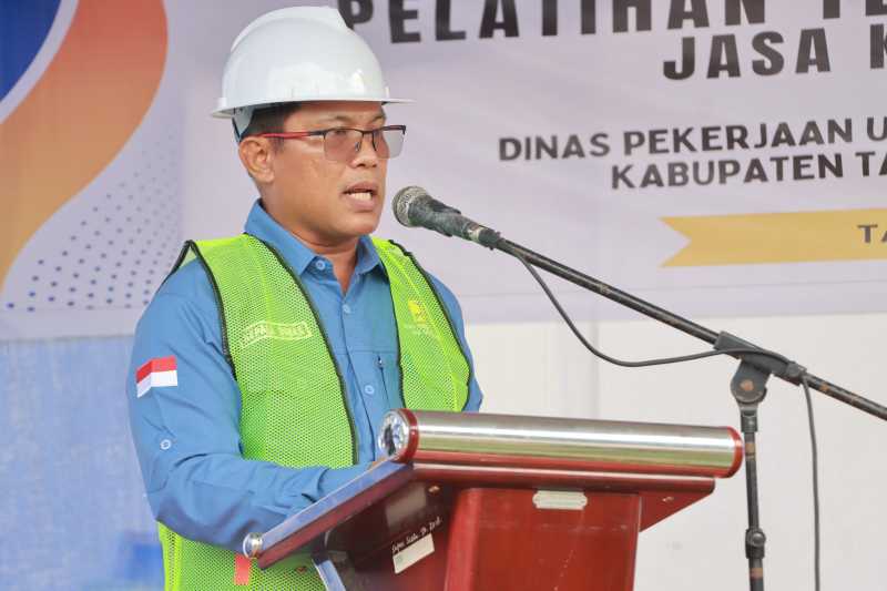 Kepala Dinas PUPR Tanjab Barat Apri Dasman  (pro)