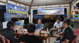 Dandim 0419/Tanjab Letkol Arm Dwi Sutaryo dan Personil Berbincang Dengan Kettua Umum PKL-UM Serta Ketua Panitia Bazar (mc)
