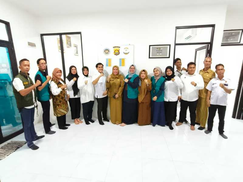 Tim dari BPOM Provinsi Jambi, Dinas Kesehatan Kota Jambi dan BGN Provinsi Jambi (nik)