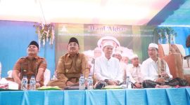 Bupati Anwar Sadat Hadiri Haul Syekh Abdul Qadir Al-Jailani di Desa Tanjung Senjulang (pro)
