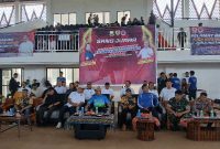 Bupati Awnar Sadat Bersama Ketua Umum KONI Jambi AKBP Mat Sanusi, Sekretaris KONI Tanjab Barat. Plt Dinas Parpora, Foekopimda dan Ketua Pengprov. Pengcab KBI (Ist)