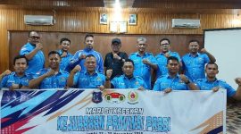 Plt Kadis Parpora H Angsori Bersama Sekretaris Umum KONI Cecep, Ketua Umum PABSI Syamsul Juhari, Official dan Atlet (ist)