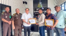 Pemberian Sertifikat di Kejati Jambi (Geram)