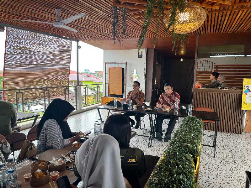 Didampingi Kasi Tikim Mursalim, Kakanim Kuala Tungkal Andriw Guntur S Simanjuntak Sosialisasikan Pencegahan TPPO (Dok Imigrasi)