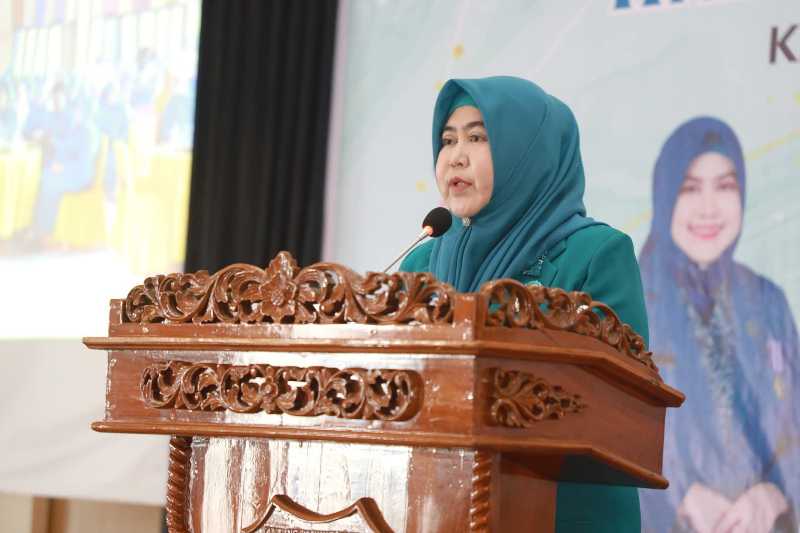 Ketua Tim Penggerak PKK Kabupaten Tanjung Jabung Barat Hj Fadhilah Sadat (pro)