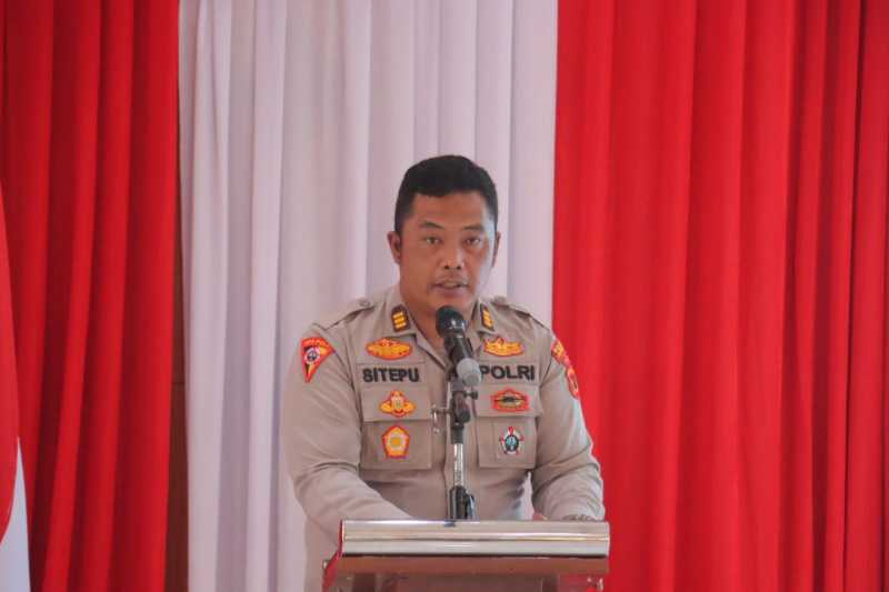 Kabag Ops Polres Tanjab Barat AKP Julius Sitepu (hms)