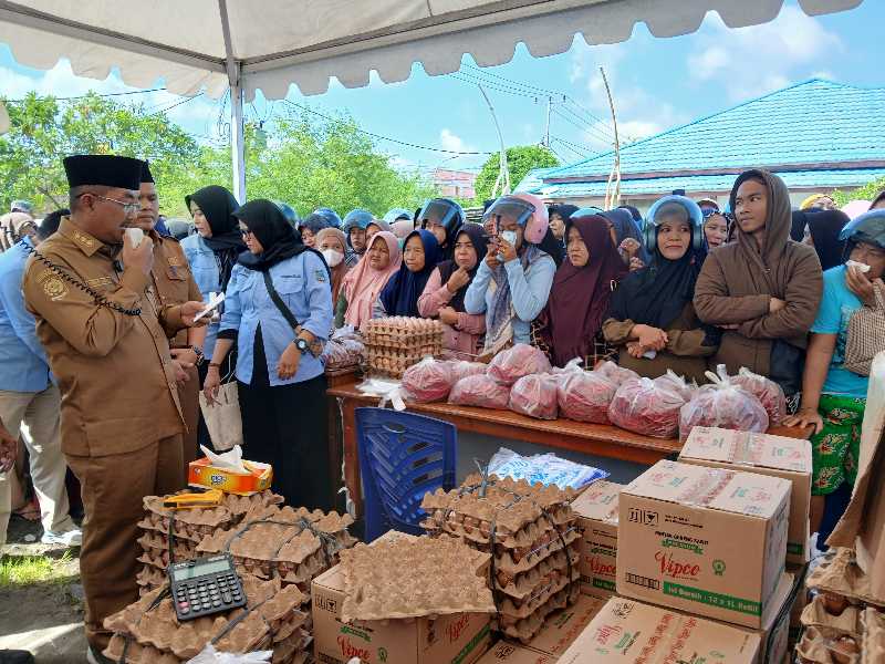 Bupati Anwar Sadat Saat Hadir Langsung di Operasi Pasar (ist)