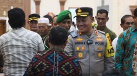 Kapolres Tanjab Barat AKBP Agung Basuki Saat Peninjuan Kegiatan Ibadah di Gereja (hms)