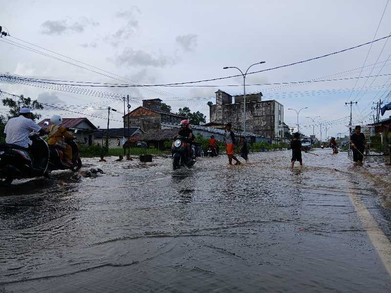 Banjir Rob di Kuala Tungkal (ist)