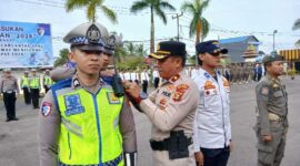 Wakapolres Tanjab Barat Kompol Andi Musahar Pasang Tanda Pita Operasi (ist)
