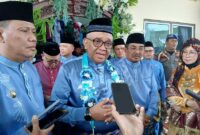 Wakil Menteri Tenaga Kerja Afriansyah Noor Bersama Bupati Tanjab Barat Anwar Sadat dan Wakil Bupati Katamso (ist)