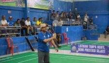 Bupati Anwar Sadat Buka Turnamen Bulutangkis (pro)