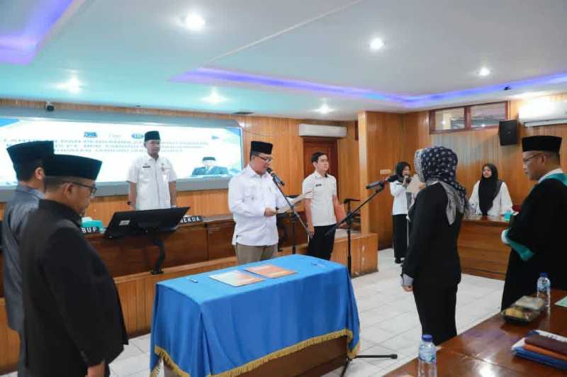 Wabup Katamso Lantik Komisaris BPR Tangho Rajo (pro)