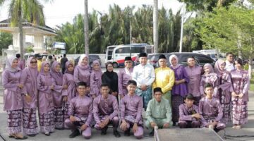 Ketua DPRD Tanjab Barat Hamdani, S. E Bersama Sejumlah Peserta Upacara (FOTO : HUMAS)