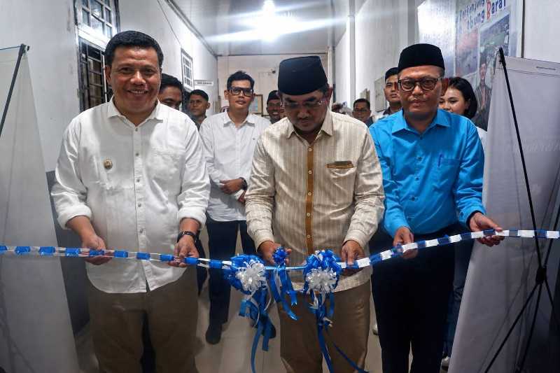 Bupati Anwar Sadat Didampingi Wabup Katamso dan Kadisporabudpar Angsori (FOTO : HMS)