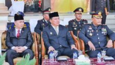 Wakil Bupati Tanjab Barat Katamso Saat Menghadiri Peringatan HUT Bhayangkara Ke-80 (hms).