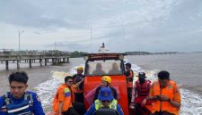 Tim SAR Melakukan Pencarian Terhadap Dua Nelayam Yang Hilang Kontak (hms)