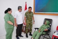 Dandim 0419/Tanjab Letkol Inf Zulhiardi dan Ketua Persit Ny Trias Zulhiardi Bersama Wakil UDD Jambi dr Fadli Tinjau Kegiatan (pentjb)