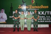 Mayjen TNI Arief Gajah Mada didampingi Ketua Persit KCK PD XX/TIB Ny Anggia Arief Gajah Mada Bersama Letkol Inf Zulhiardi dan Ketua Persit KCK XX Cab Kodim 0419/Tanjab Ny Trias Zulhiardi (pendim)