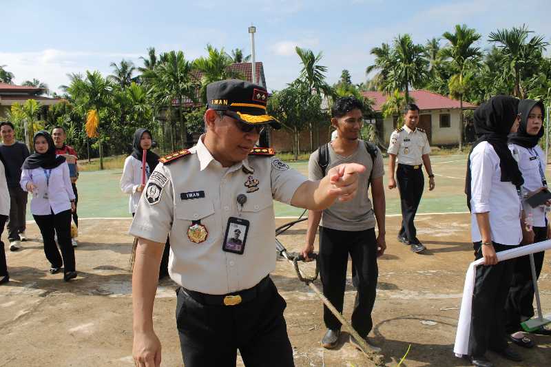 Lapas Kuala Tungkal Rayakan HBP ke-62 dengan Aksi Bersih di Pondok Pesantren At-Tibyan 
