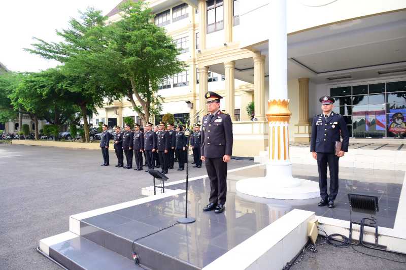 Wakapolda Brigjen Pol Benny Ali pimpin Upacara Hari Lahir Pancasila (FOTO : HMS)