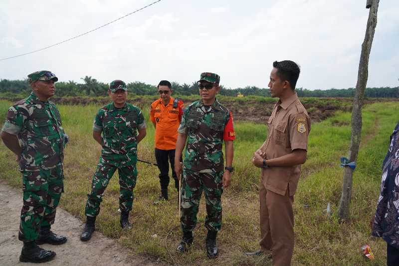 Danrem 042/Gapu Brigjen TNI Nyamin Saat Melakukan Peninjauan (pentjb)
