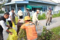 Bupati Tanjab Barat Anwar Sadat Pimpin Gerakan Gotong Royong (kominfo)