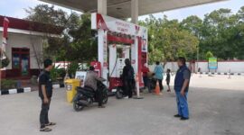 Personel Polsek Betara Cek Pendistribusian BBM Subsidi di SPBU Muntialo (HMS)