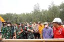 Dandim 0419/Tanjab Dampingi Pangdam XX/TIB, Danrem 042/Gapu Tinjau Langsung Penanganan Karhutla di Tanjab Timur (pentjb)