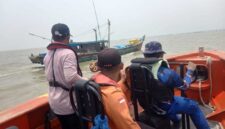 Tim SAR Gabungan Saat Melakukan Pencarian (hms)