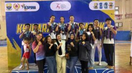 Ketua Pengcab GI Tanjab Barat Diana Maylan Wijaya Bersama Pelatih, Official dan Atlet (GI)