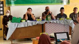 Kegiatan Jaksa Masuk Sekolah di MTs Negeri 1 Kuala Tungkal yang diisi oleh pemateri Muhammad Lutfi, SH., MH dan Rivali Azis, SH.,MH, Kamis (17/11/22). FOTO : Dok Kejari Tanjab Barat