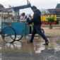 Kondisi Jalan di Belakang Rumah Dinas Bupati Tanjab Barat setelah Hujan. FOTO : Lintastungkal