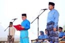 Anggota DPRD Tanjung Jabung Barat, Jamal Darmawan Sie, SE, MM (tengah), duduk bersama jajaran Forkopimda saat menghadiri Upacara Peringatan Hari Jadi ke-61 Kabupaten Tanjung Jabung Barat di Alun-Alun Kota Kuala Tungkal, Senin (10/8/2026). (FOTO : Dok. Humas)