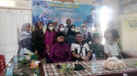Jamal Darmawan Sie  bersama Lurah Tungkal III dan Staf serta Ketua RT saat melakukan Reses. FOTO : JMD