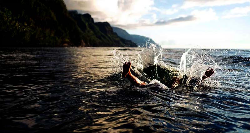Terpelest dan Jatuh ke Sungai, Pria di Tebo Hilang Terseret Arus. FOTO : ILustrasi/Net